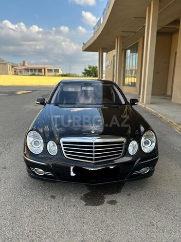 Mercedes E 220-1