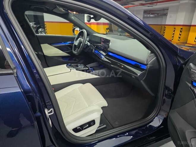 BMW i5-15