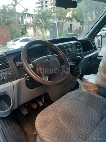 Ford Transit-2