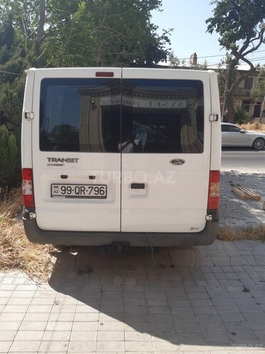 Ford Transit-5
