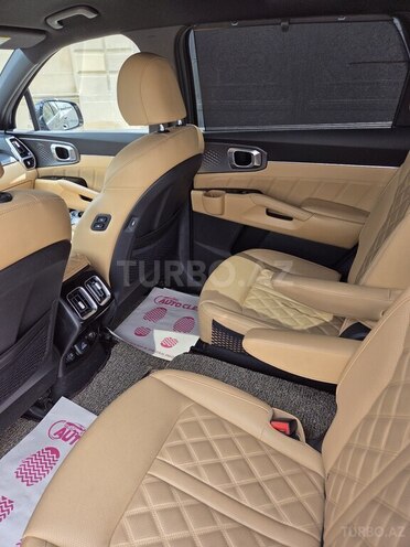 Kia Sorento-12