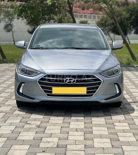 Hyundai Elantra-4
