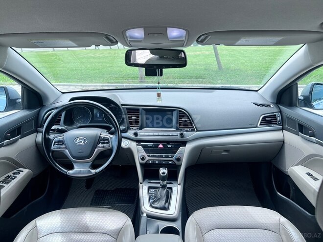 Hyundai Elantra-14