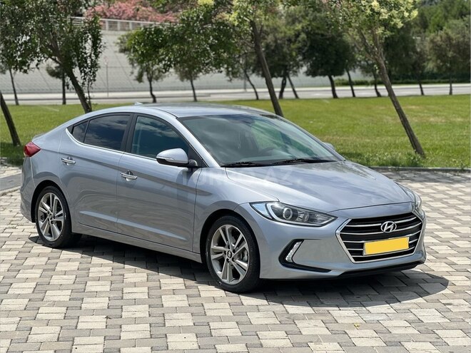 Hyundai Elantra-2