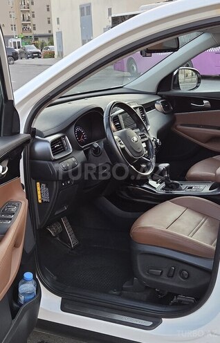 Kia Sorento-16
