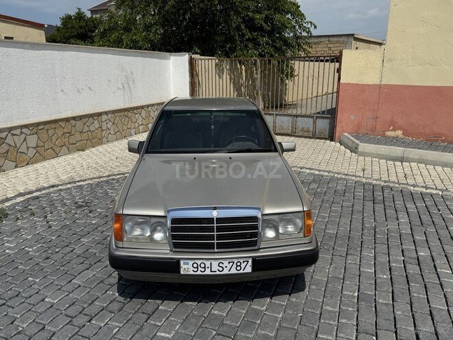 Mercedes 220 E-3