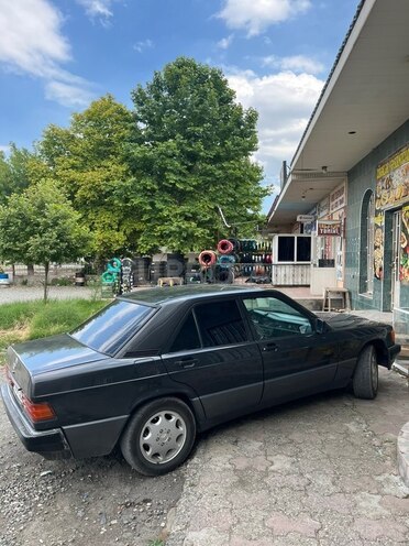 Mercedes 190-4
