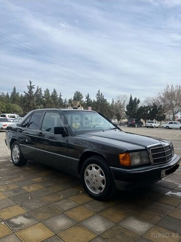 Mercedes 190-12