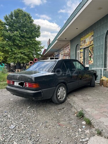 Mercedes 190-5