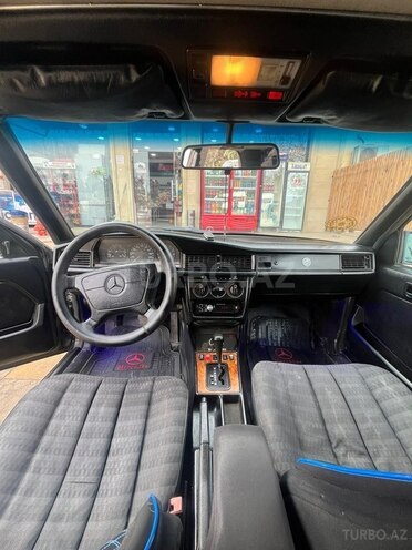 Mercedes 190-10
