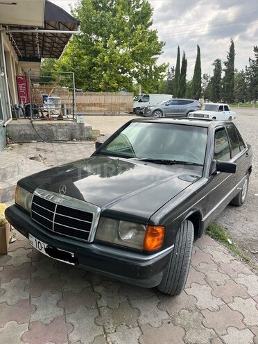 Mercedes 190-1
