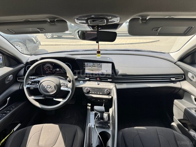 Hyundai Elantra-5