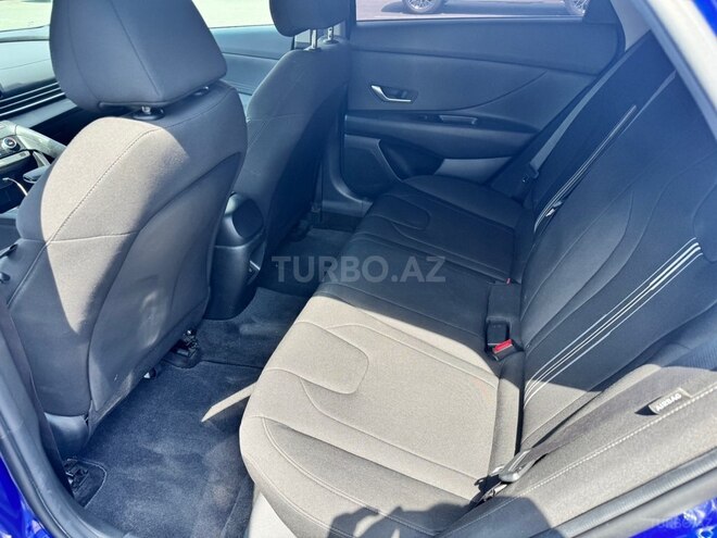Hyundai Elantra-7