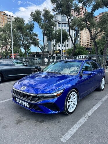 Hyundai Elantra-1