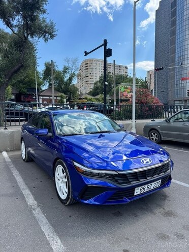 Hyundai Elantra-2