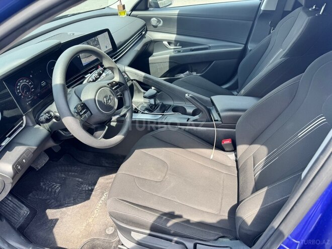 Hyundai Elantra-6