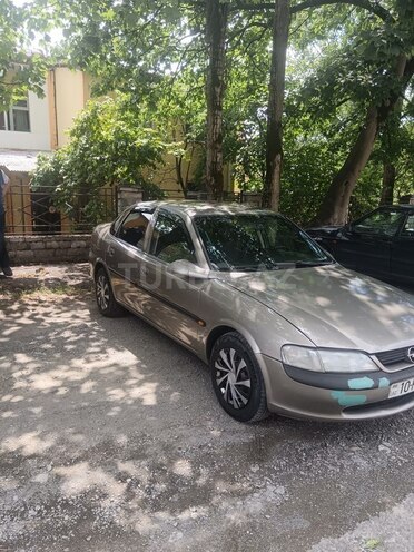 Opel Vectra-2