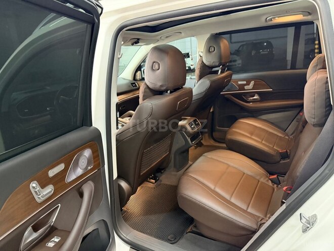 Mercedes GLS 450 4MATIC-13