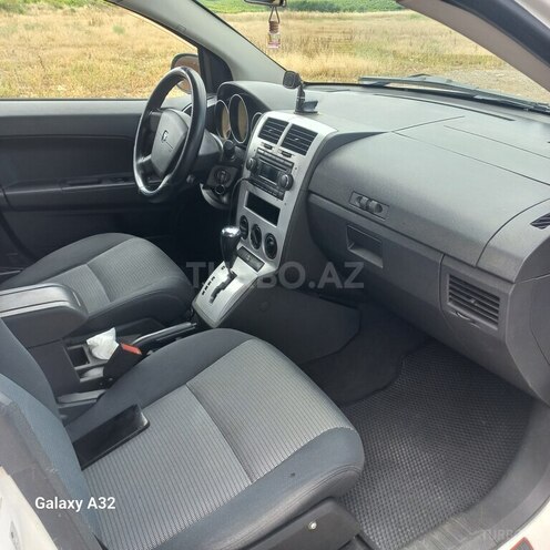 Dodge Caliber-13