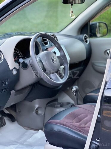 Nissan March-10