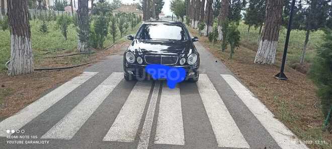 Mercedes E 220-1