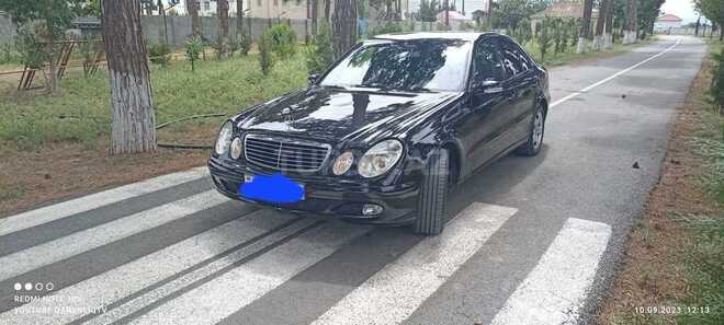 Mercedes E 220-2