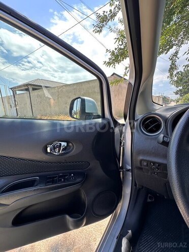 Nissan Note-7