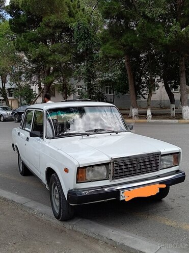 LADA (VAZ) 2107-1