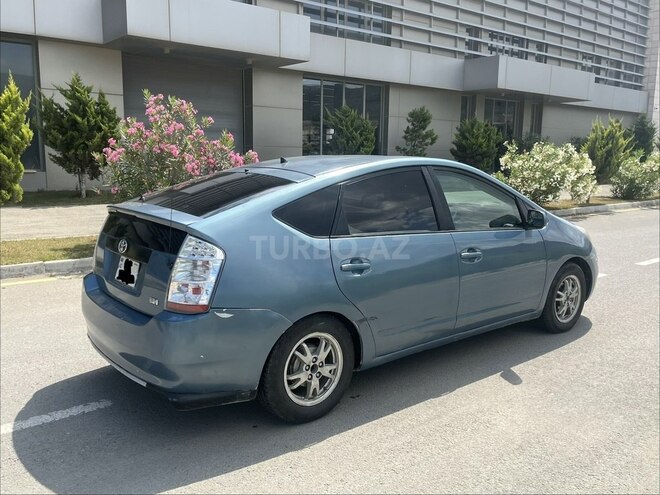 Toyota Prius-5