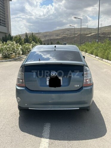Toyota Prius-2