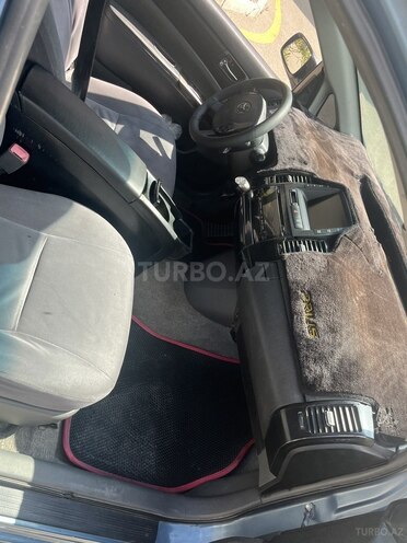 Toyota Prius-8