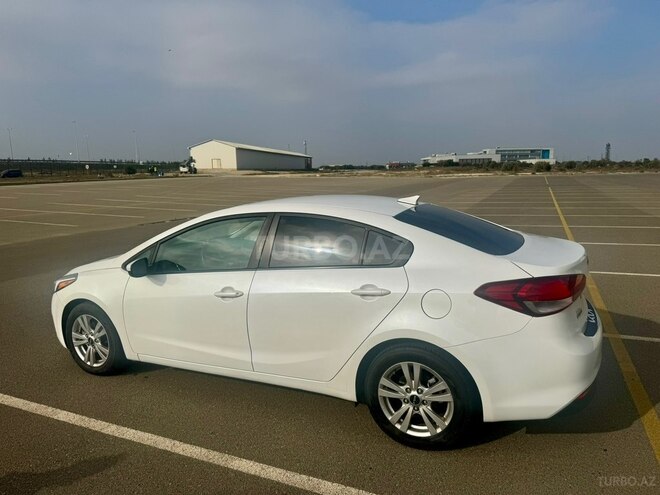 Kia Cerato-5