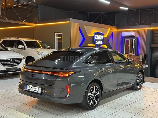 Changan Qiyuan A05-8