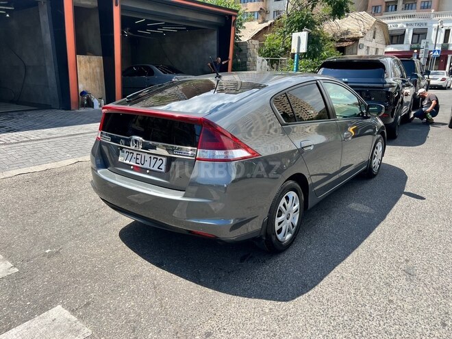Honda Insight-3
