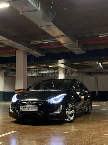 Hyundai Elantra-1