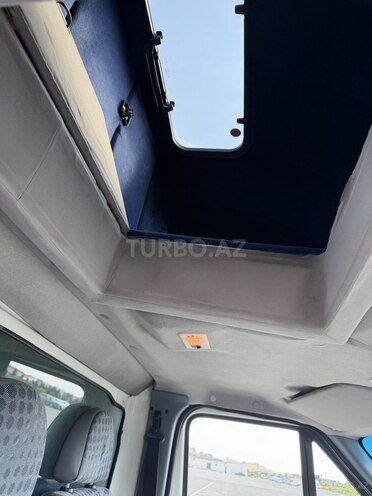 Ford Transit-19