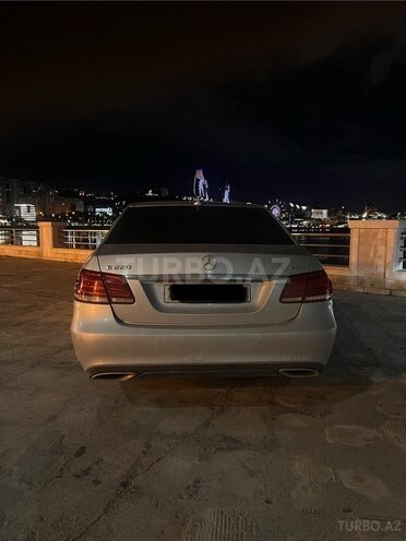 Mercedes E 220-13