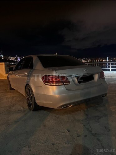 Mercedes E 220-12