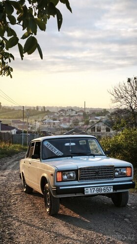 LADA (VAZ) 2107-1