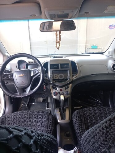 Chevrolet Aveo-8