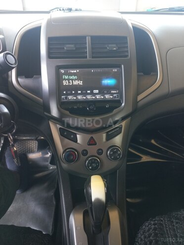 Chevrolet Aveo-10