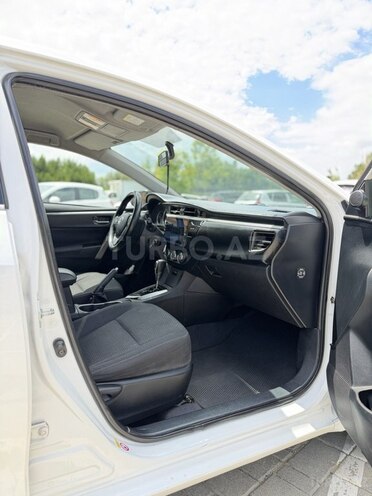 Toyota Corolla-8