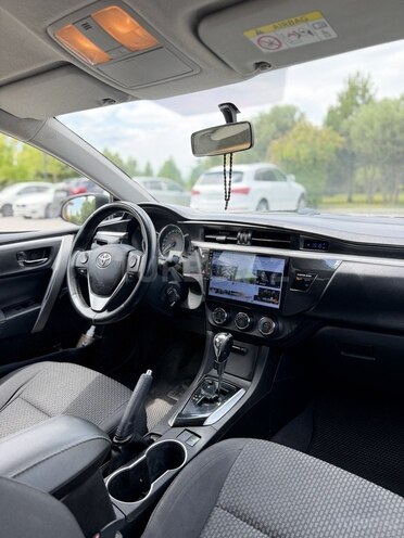 Toyota Corolla-10