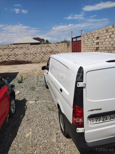 Mercedes Metris-2
