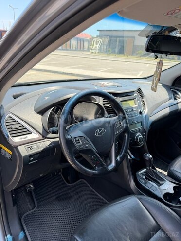 Hyundai Santa Fe-13
