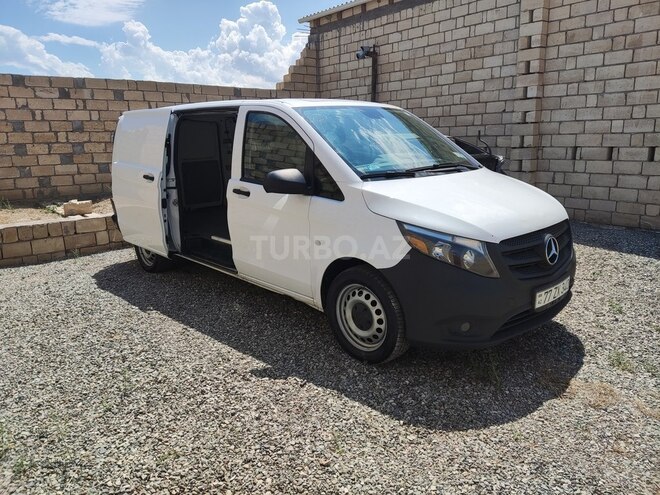Mercedes Metris-5