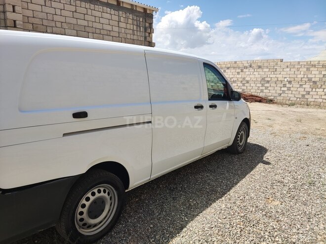 Mercedes Metris-11