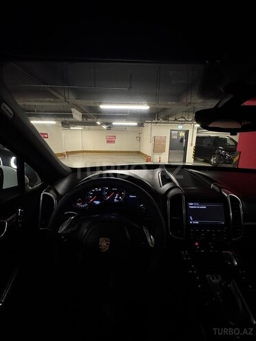 Porsche Cayenne-2