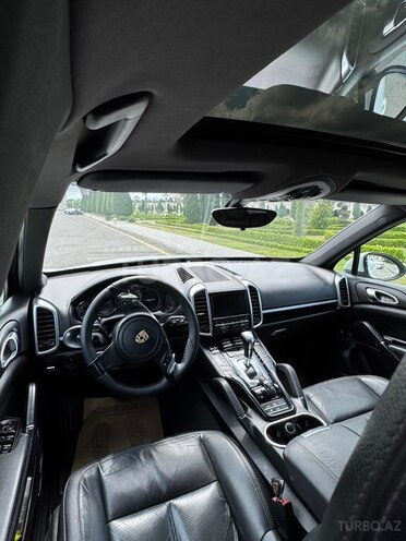 Porsche Cayenne-3