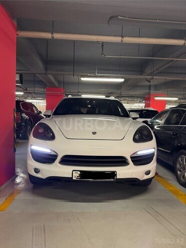 Porsche Cayenne-1
